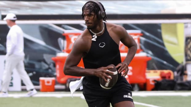 Shedeur Sanders pregame at Oregon